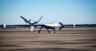 "الحوثيون" يعتلون مسيّرة أمريكية MQ-9 Reaper ويعلنون إسقاطها اليوم (فيديو)